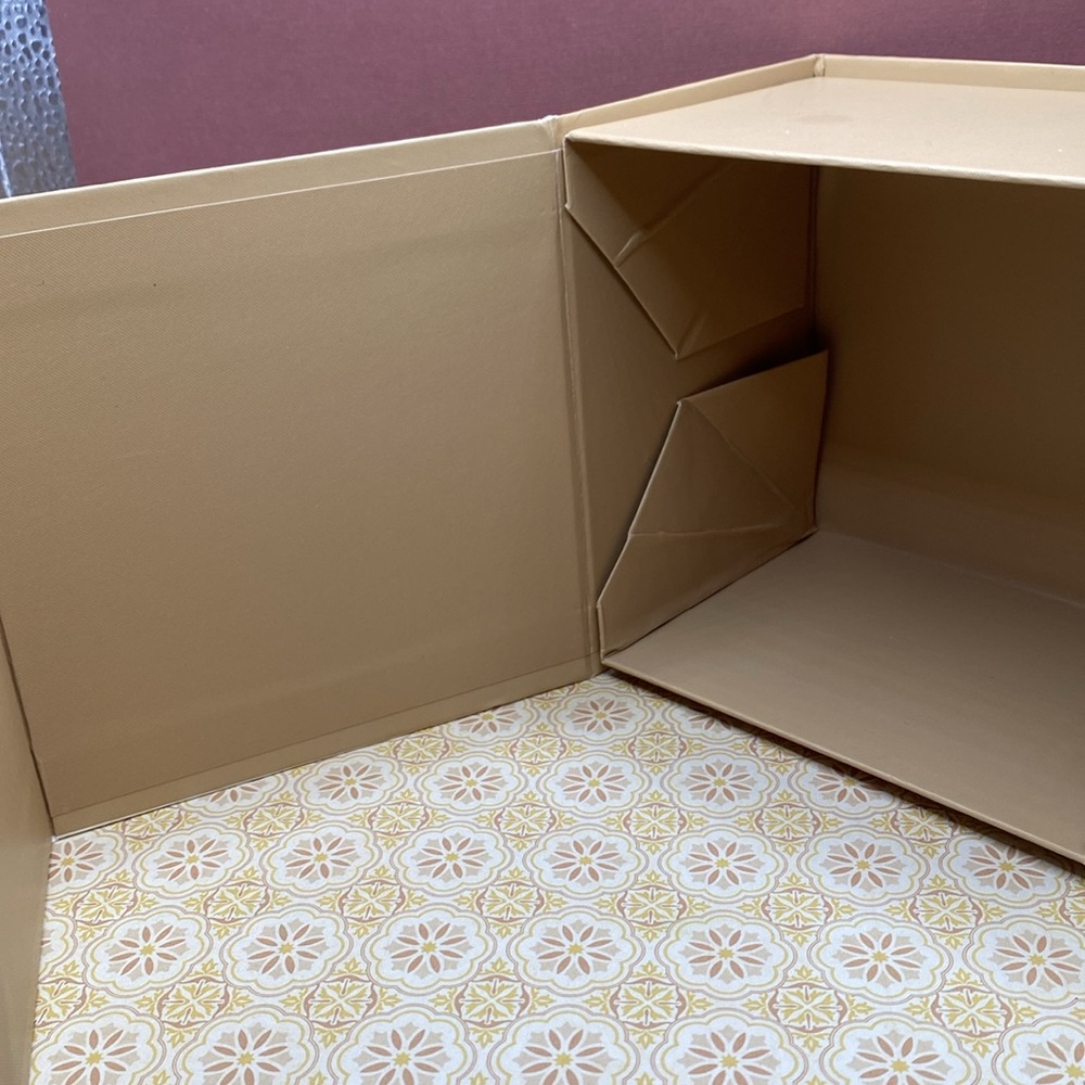 Michael Kors Empty Box - Picture 6 of 7